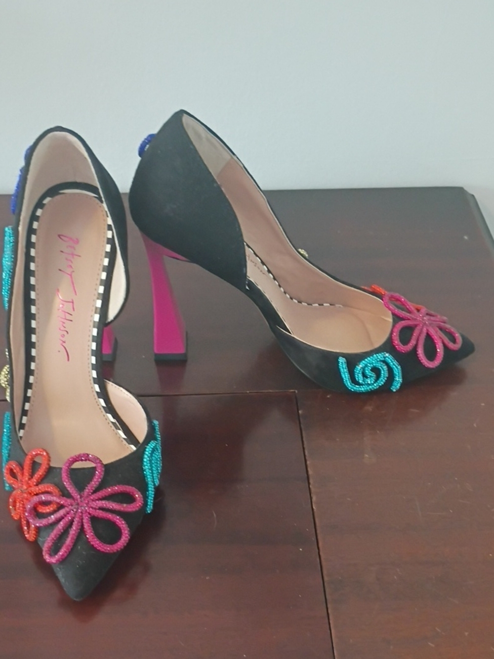 Betsey Johnson Black Pointed Pumps with Multicolor Beaded Flower Accents. Size 6 - Picture 2 of 5